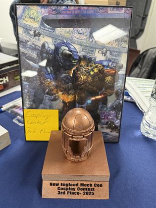 Cosplay 3rd Place Trophy Presentation
